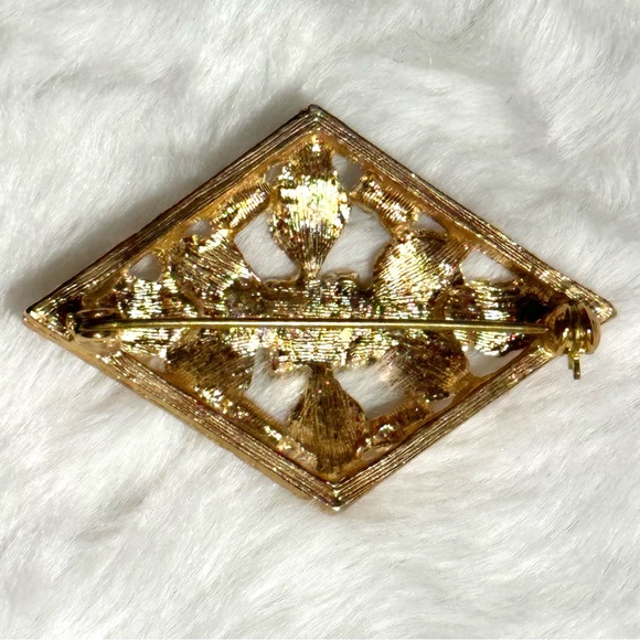 Four Vintage Glam Brooches - Picture 6 of 11
